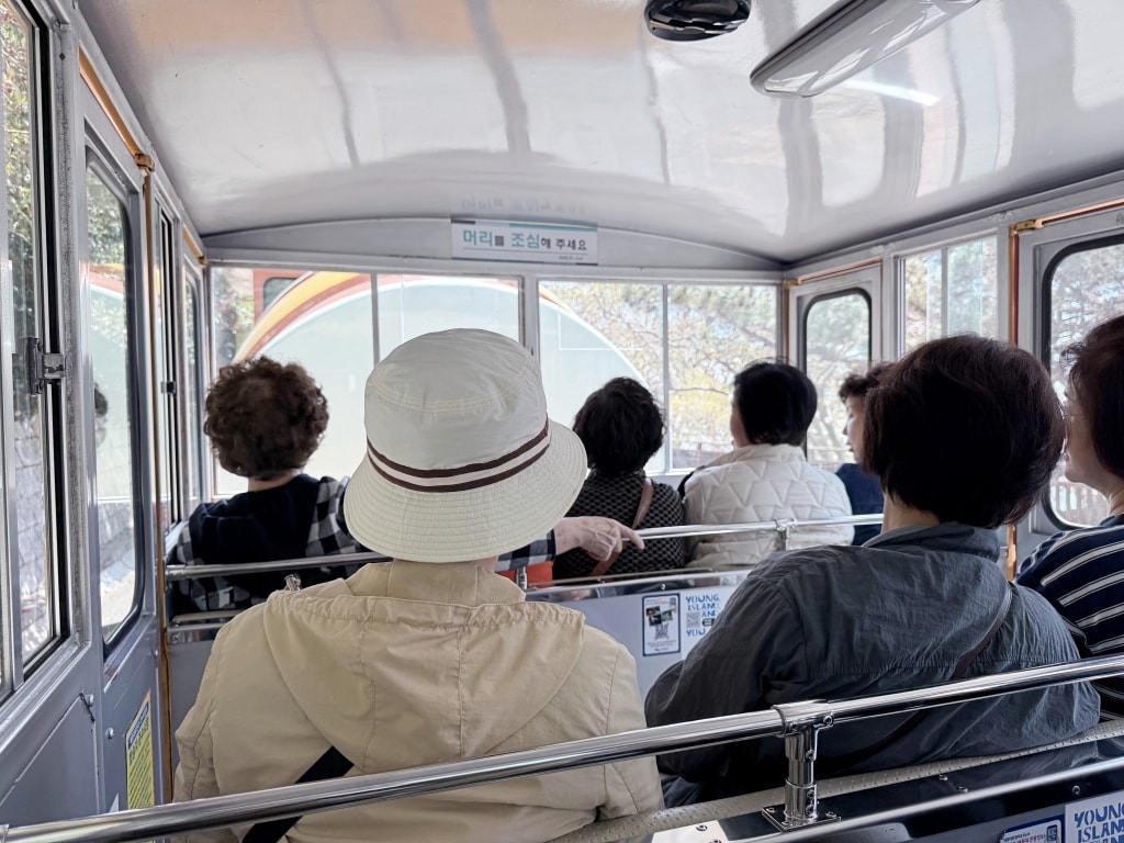 【釜山景點推薦】「太宗台半日遊」搭乘Danubi列車遊園，在影島燈塔俯瞰絕美海岸線!