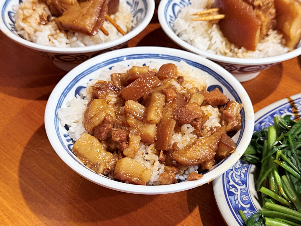 【美食】彰化市區「蚵ㄚ仁」彰化人氣小吃推薦,連續蟬聯三屆500碗,肉燥飯入口即化超美味! - 第12張圖
