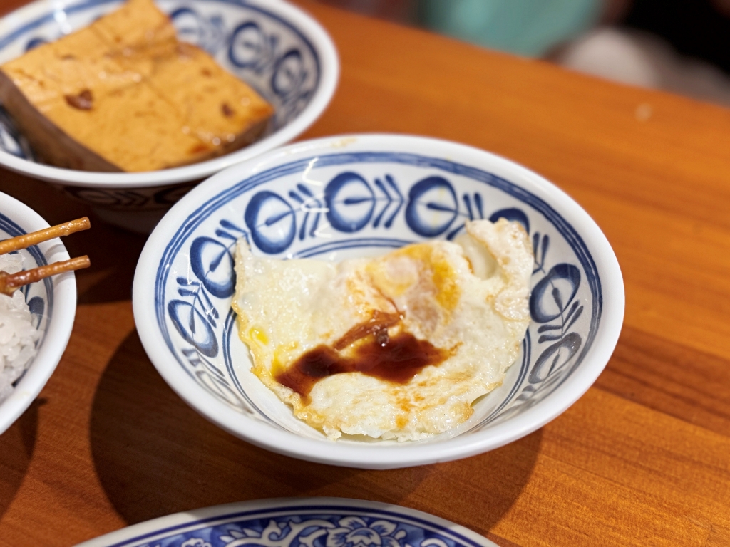 【美食】彰化市區「蚵ㄚ仁」彰化人氣小吃推薦,連續蟬聯三屆500碗,肉燥飯入口即化超美味! - 第18張圖