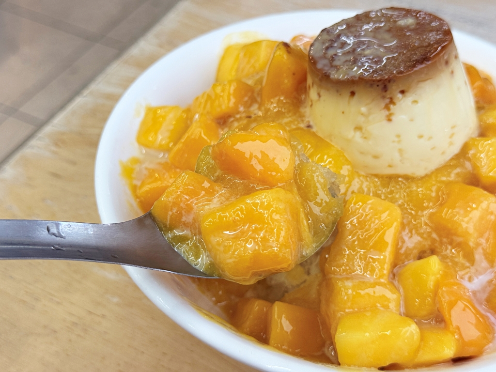 【美食】台南安南區「俗俗賣芒果牛奶冰」台南人氣水果冰店,滿滿新鮮芒果香甜美味又消暑! - 第5張圖