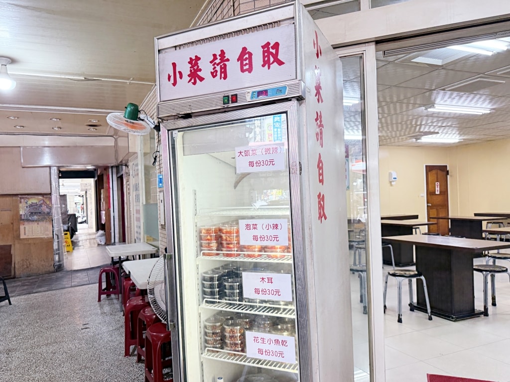 【美食】高雄苓雅「南豐魯肉飯」自強夜市人氣小吃推薦,魯肉飯飄香一甲子,500碗星級主廚推薦! - 第3張圖
