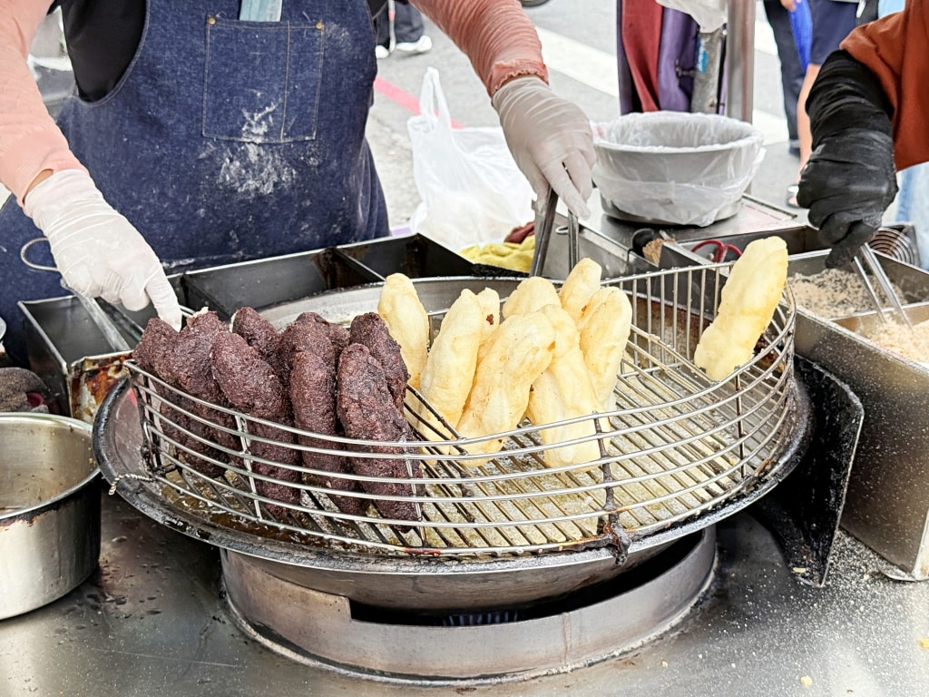 【美食】高雄苓雅「陳50年老店老牌白糖粿」自強夜市人氣小吃推薦,在地人激推的銅板美食! - 第4張圖