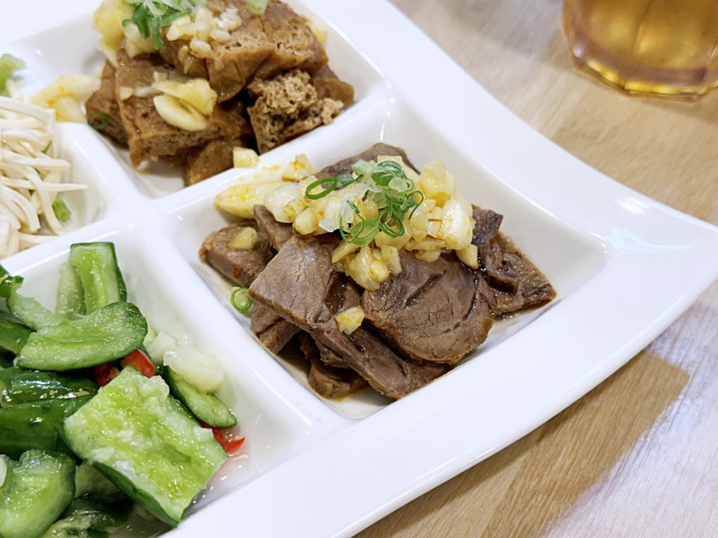 【美食】台北中山「MJ餐酒館(私廚)」行天宮商業午餐推薦,慢燉老母雞湯麵、秘傳老兵牛肉麵都好吃!(台北包場、場地租借) - 第14張圖