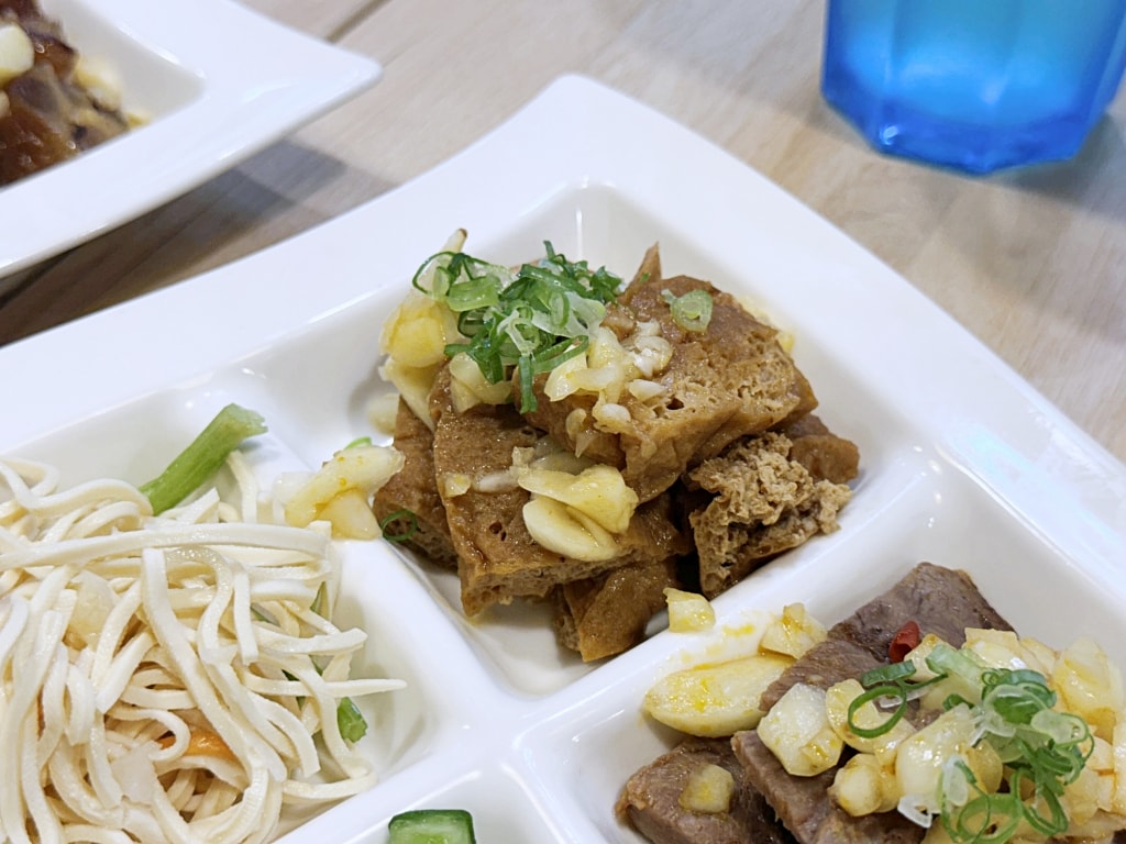 【美食】台北中山「MJ餐酒館(私廚)」行天宮商業午餐推薦,慢燉老母雞湯麵、秘傳老兵牛肉麵都好吃!(台北包場、場地租借) - 第15張圖
