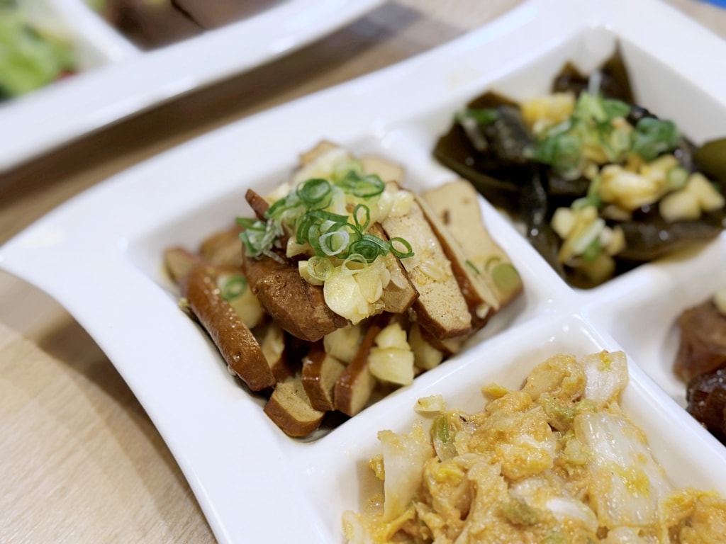 【美食】台北中山「MJ餐酒館(私廚)」行天宮商業午餐推薦,慢燉老母雞湯麵、秘傳老兵牛肉麵都好吃!(台北包場、場地租借) - 第20張圖