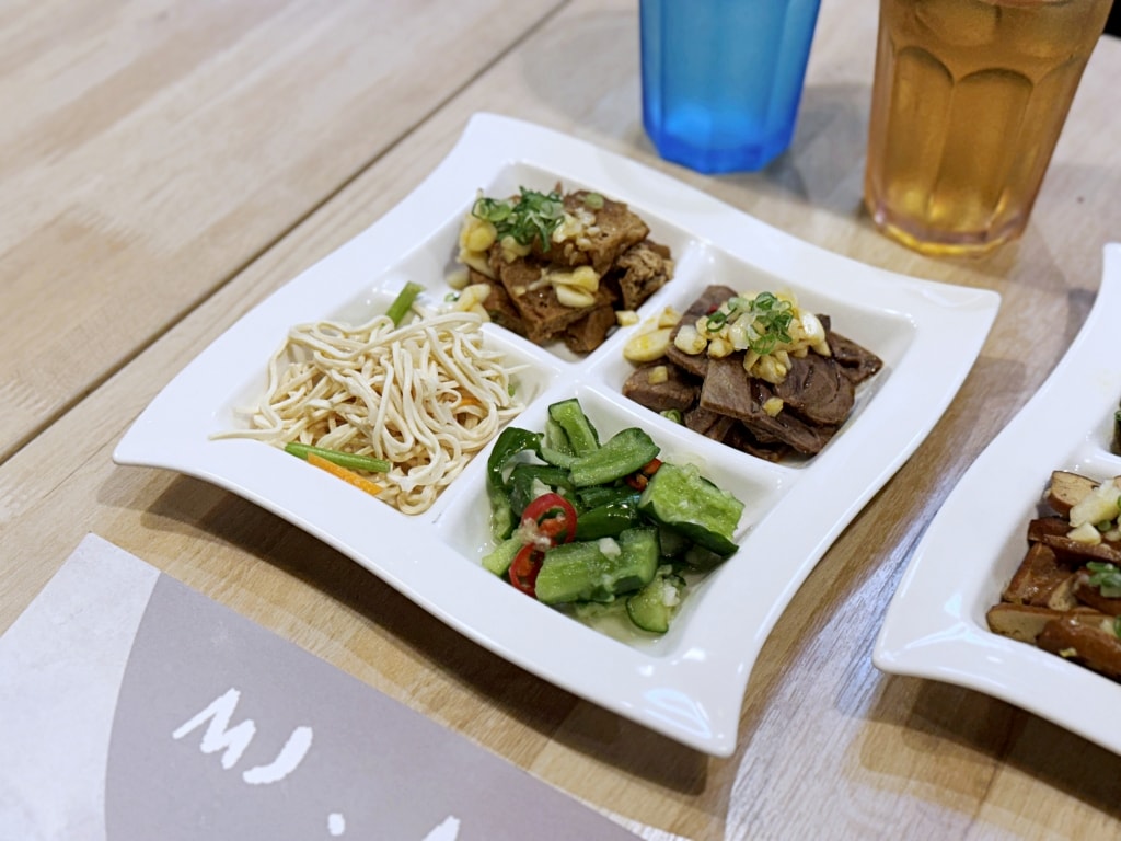 【美食】台北中山「MJ餐酒館(私廚)」行天宮商業午餐推薦,慢燉老母雞湯麵、秘傳老兵牛肉麵都好吃!(台北包場、場地租借) - 第12張圖