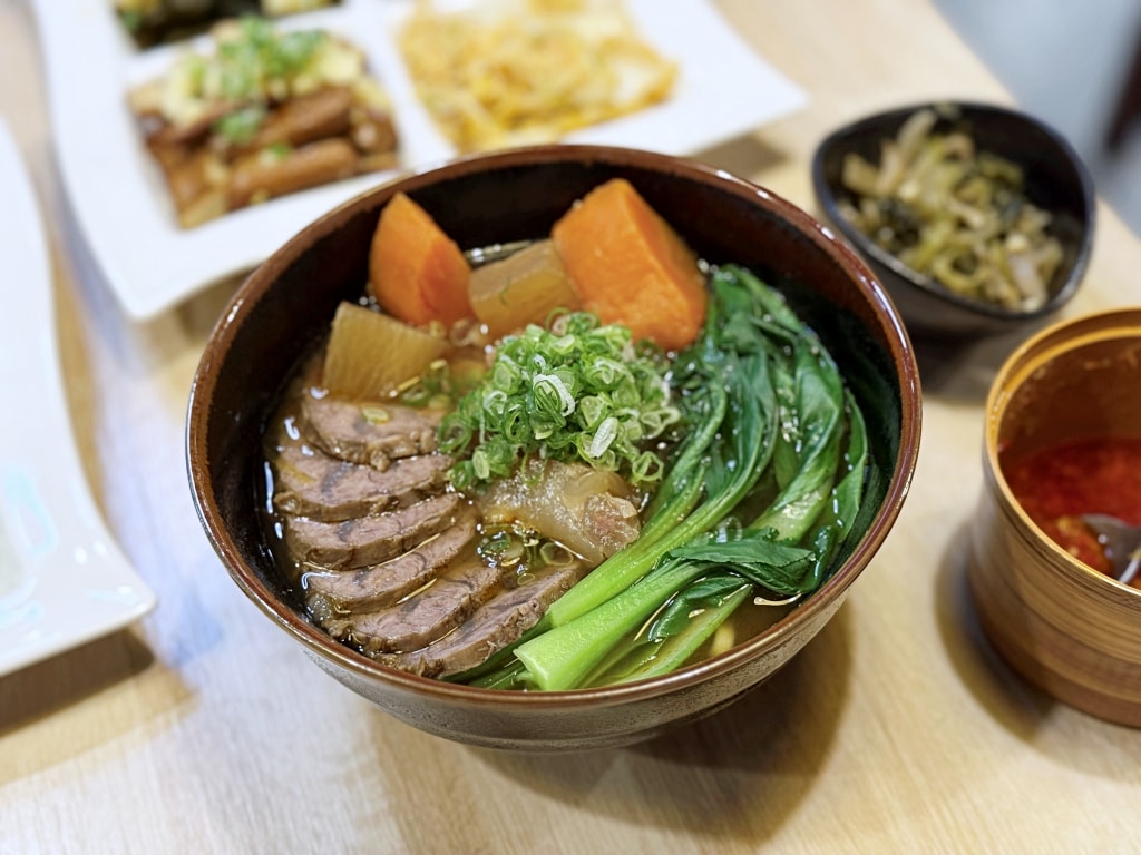 【美食】台北中山「MJ餐酒館(私廚)」行天宮商業午餐推薦,慢燉老母雞湯麵、秘傳老兵牛肉麵都好吃!(台北包場、場地租借) - 第26張圖