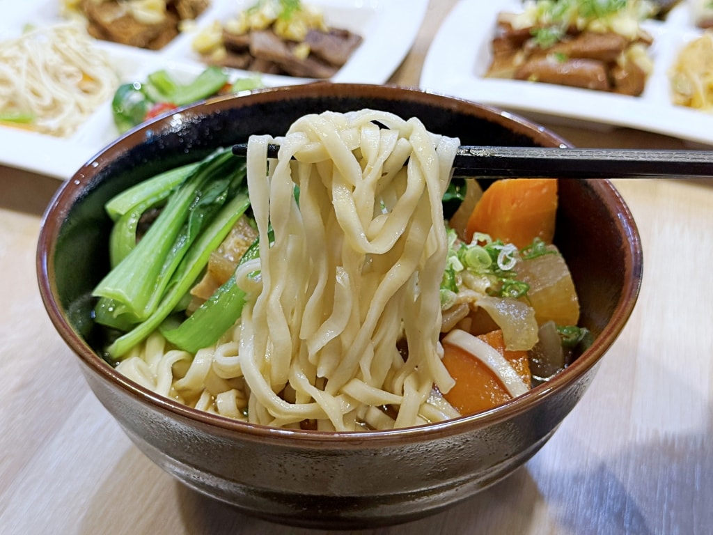 【美食】台北中山「MJ餐酒館(私廚)」行天宮商業午餐推薦,慢燉老母雞湯麵、秘傳老兵牛肉麵都好吃!(台北包場、場地租借) - 第27張圖