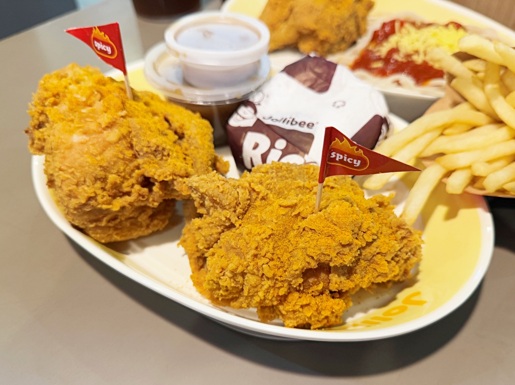 【菲律賓美食推薦】宿霧「Jollibee 快樂蜂」菲律賓超人氣速食餐廳,號稱菲律賓版麥當勞! - 第6張圖