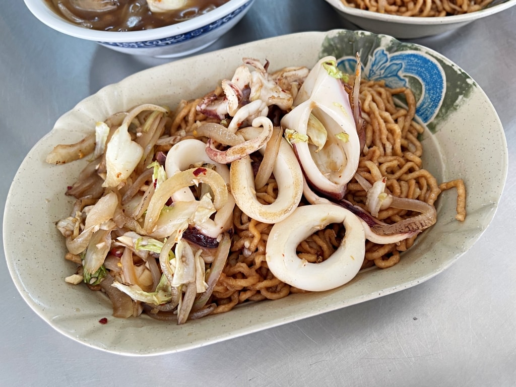 【美食】台南中西區「德興鱔魚意麵」台南人氣小吃推薦，大火快炒鑊氣十足在地人最愛!