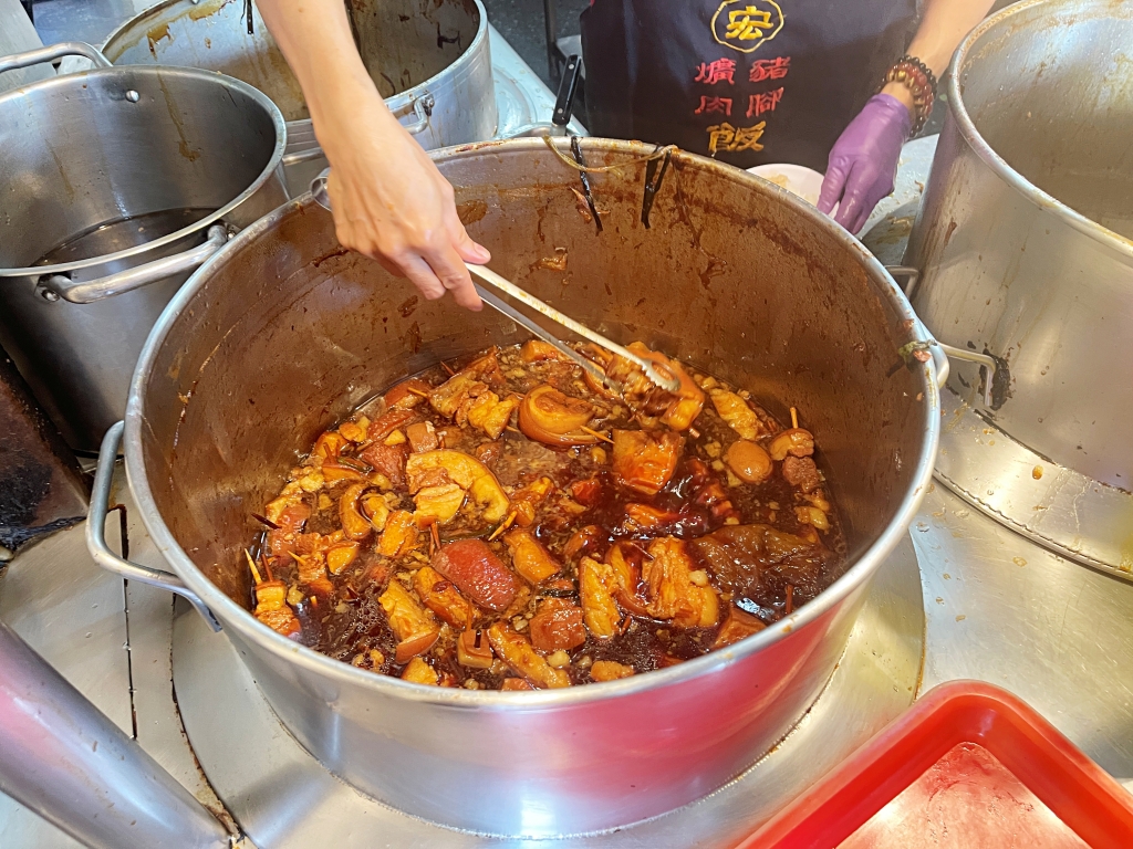 【美食】彰化花壇「阿宏豬腳爌肉專賣店」彰化超人氣爌肉飯,晚來真的會吃不到! - 第7張圖