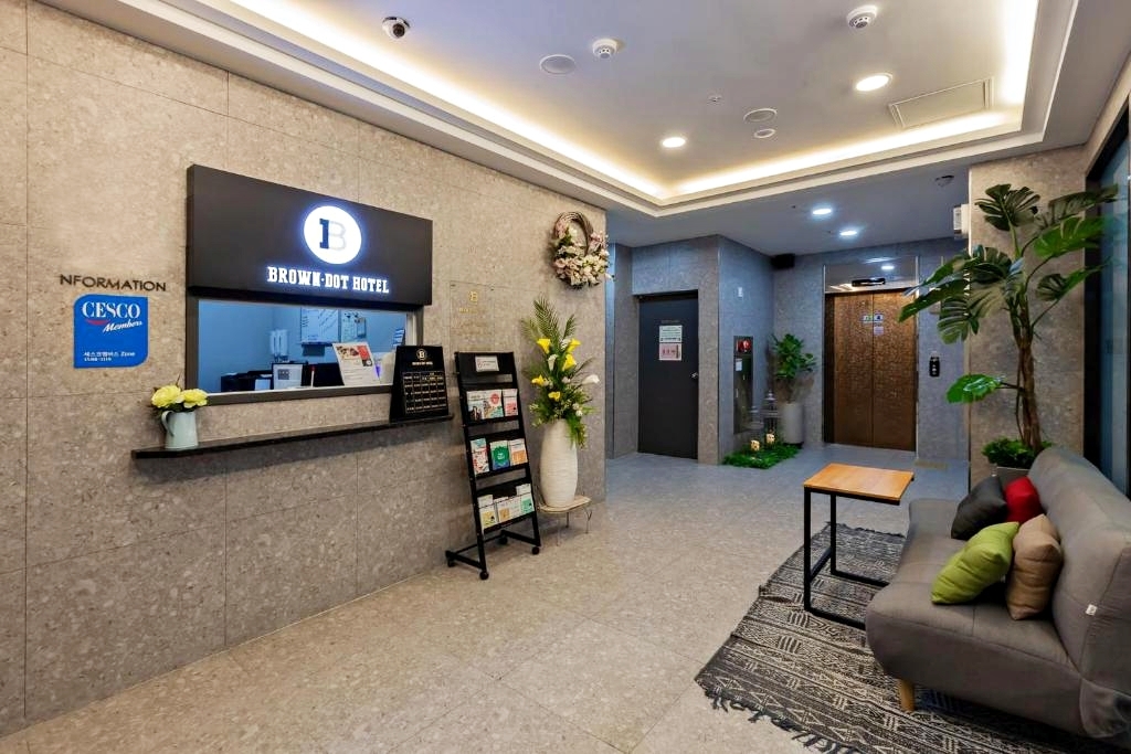 【釜山住宿推薦】「Seomyeon Brown-dot hotel Gold」西面周邊附浴缸、按摩椅一晚不到兩千,超高CP值住宿推薦! - 第4張圖 【釜山住宿推薦】「Seomyeon Brown-dot hotel Gold」西面周邊附浴缸、按摩椅一晚不到兩千,超高CP值住宿推薦!