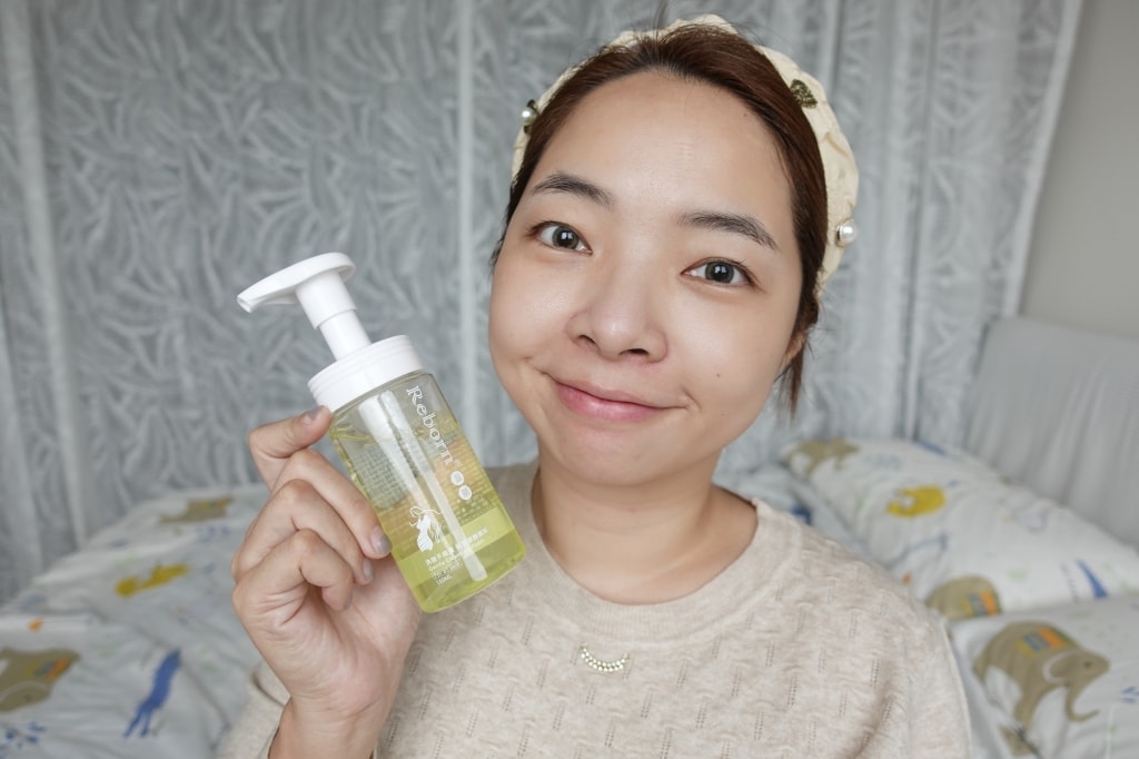 【保養】「蕊朋Reborn 洗臉不麻煩 保濕潔顏慕斯」綿密泡泡溫和清潔，洗後肌膚清爽不緊繃!