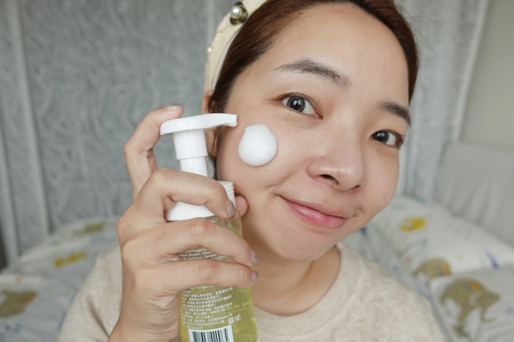 【保養】「蕊朋Reborn 洗臉不麻煩 保濕潔顏慕斯」綿密泡泡溫和清潔，洗後肌膚清爽不緊繃!