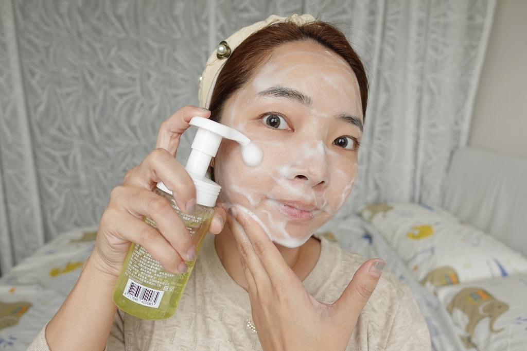 【保養】「蕊朋Reborn 洗臉不麻煩 保濕潔顏慕斯」綿密泡泡溫和清潔，洗後肌膚清爽不緊繃!