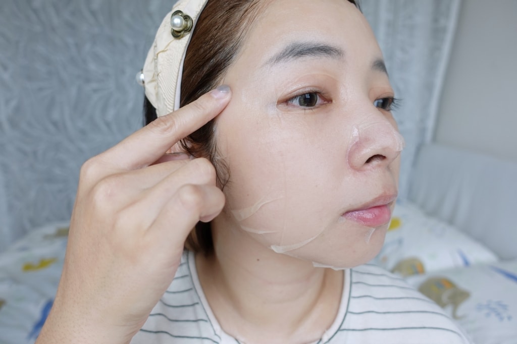 【保養】「HQ Essence 賦活煥膚天絲面膜」深層保濕急救面膜推薦，海洋膠原溫和修復肌膚，給你細緻好膚質!