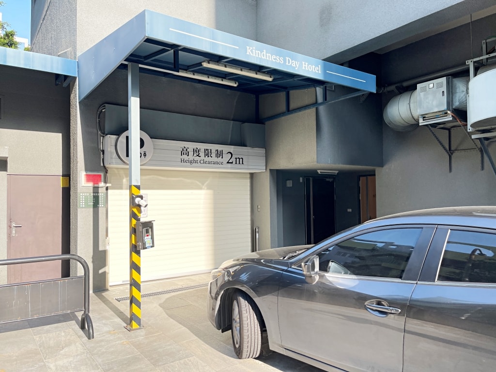 【住宿】台南中西區「康橋慢旅 (Kindness Day Hotel)」台南住宿推薦，免費宵夜零食吧CP值超高!