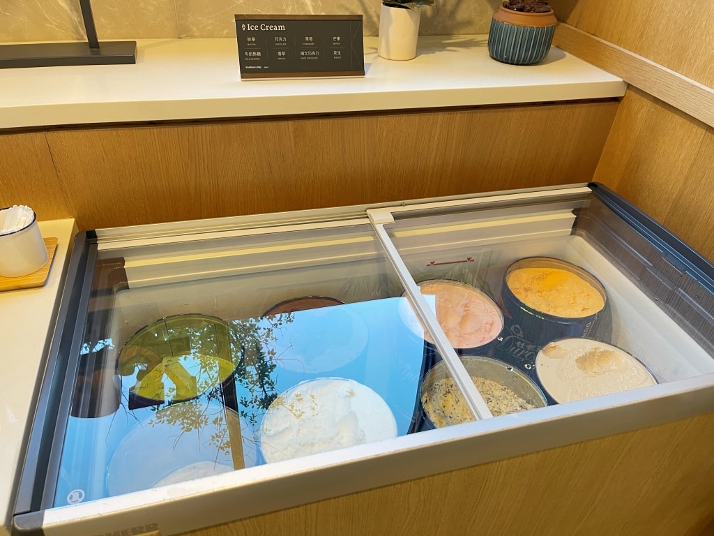 【住宿】台南中西區「康橋慢旅 (Kindness Day Hotel)」台南住宿推薦，免費宵夜零食吧CP值超高!