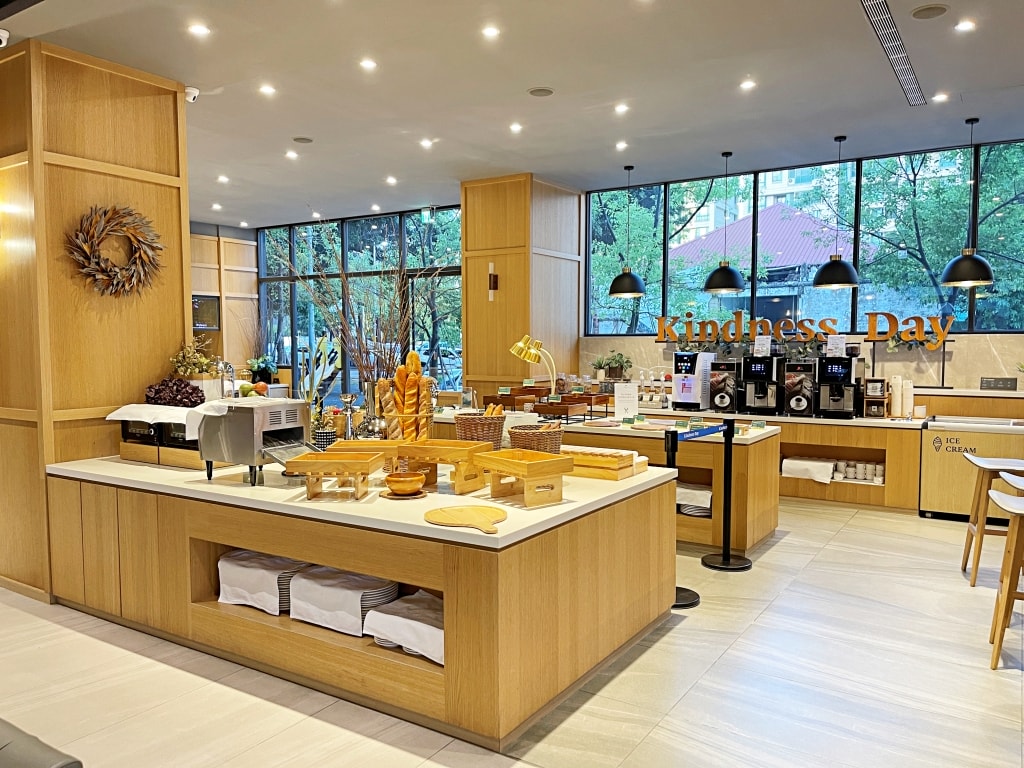 【住宿】台南中西區「康橋慢旅 (Kindness Day Hotel)」台南住宿推薦，免費宵夜零食吧CP值超高!