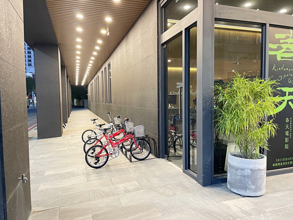 【住宿】台南中西區「康橋慢旅 (Kindness Day Hotel)」台南住宿推薦，免費宵夜零食吧CP值超高!