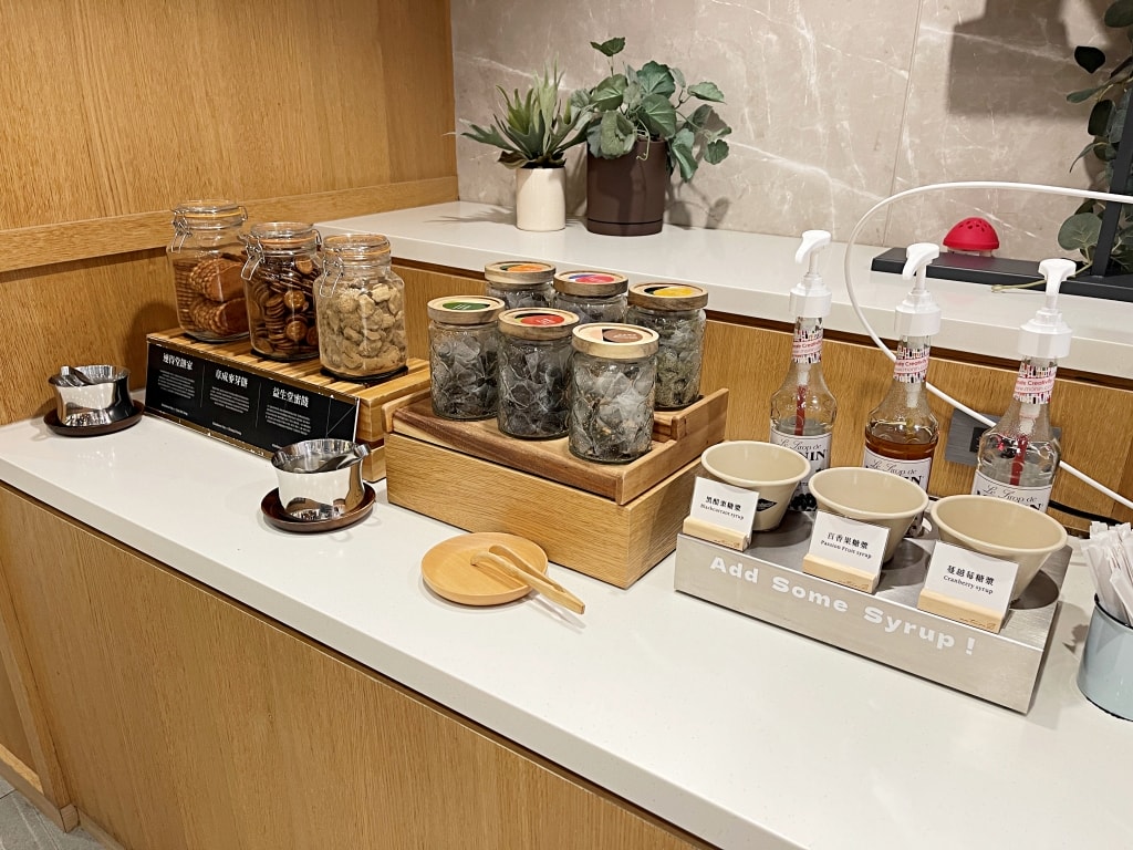 【住宿】台南中西區「康橋慢旅 (Kindness Day Hotel)」台南住宿推薦，免費宵夜零食吧CP值超高!