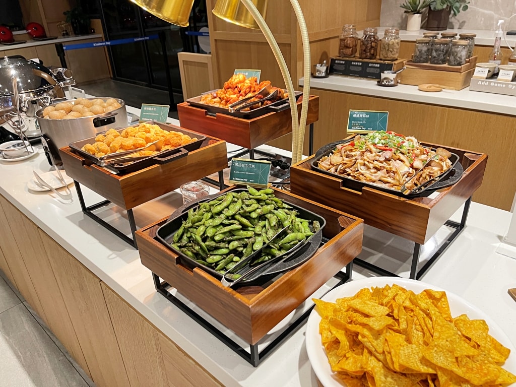 【住宿】台南中西區「康橋慢旅 (Kindness Day Hotel)」台南住宿推薦，免費宵夜零食吧CP值超高!