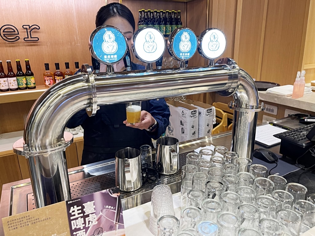 【住宿】台南中西區「康橋慢旅 (Kindness Day Hotel)」台南住宿推薦，免費宵夜零食吧CP值超高!