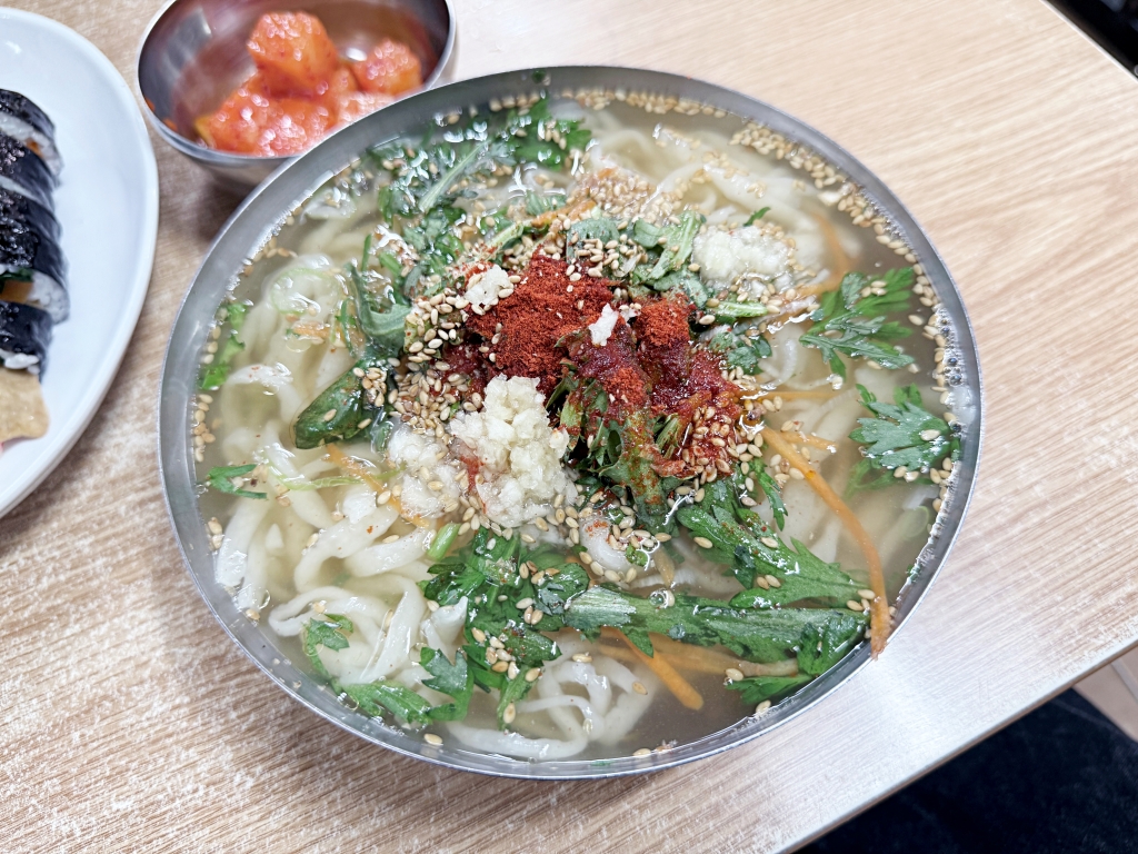 【釜山美食推薦】「機張手工切麵기장손칼국수」西面必吃刀削麵,當地人最愛的平價美食! - 第9張圖 【釜山美食推薦】「機張手工切麵기장손칼국수」西面必吃刀削麵,當地人最愛的平價美食!