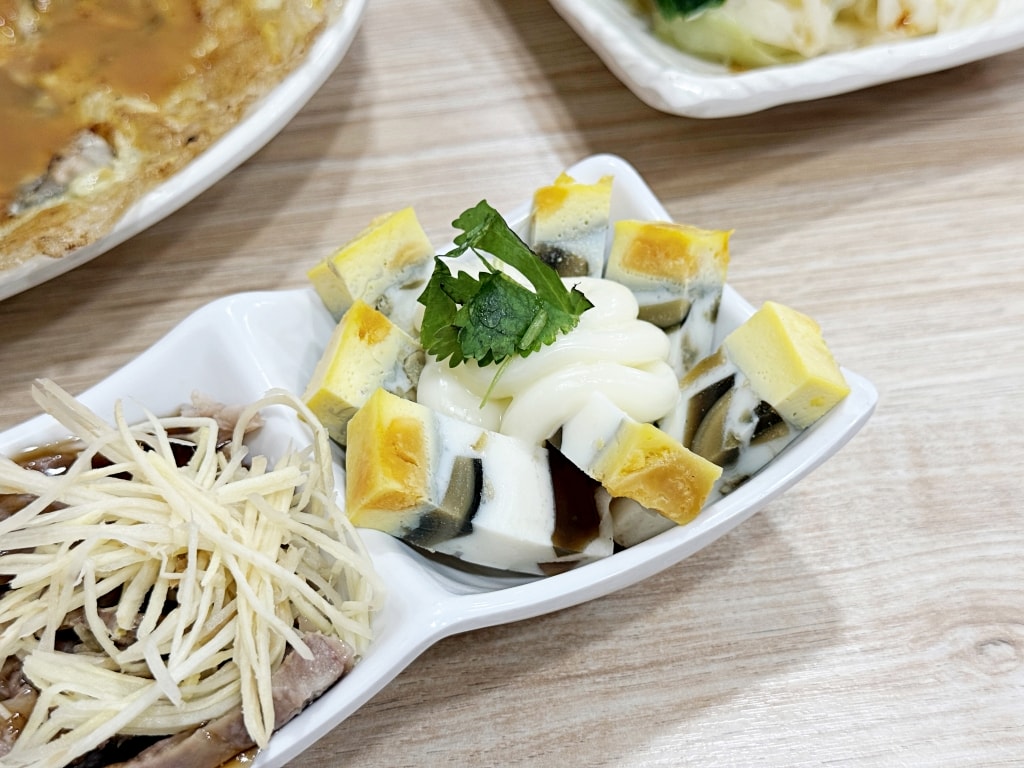 【美食】新北中和「中和米粉湯」永安市場美食推薦，在地人最愛宵夜美食!