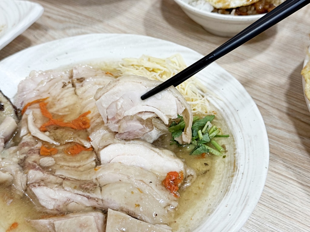 【美食】新北中和「中和米粉湯」永安市場美食推薦，在地人最愛宵夜美食!