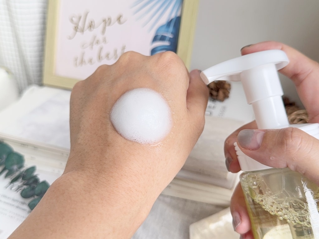 【保養】「蕊朋Reborn 洗臉不麻煩 保濕潔顏慕斯」綿密泡泡溫和清潔，洗後肌膚清爽不緊繃!