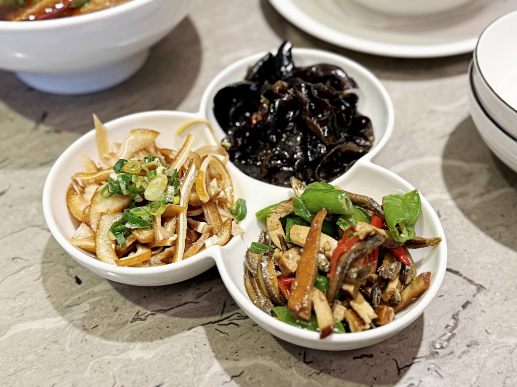 【美食】台北南港「Neverland Noodle Bar」南港牛肉麵推薦，細火慢熬湯頭甘醇美味!