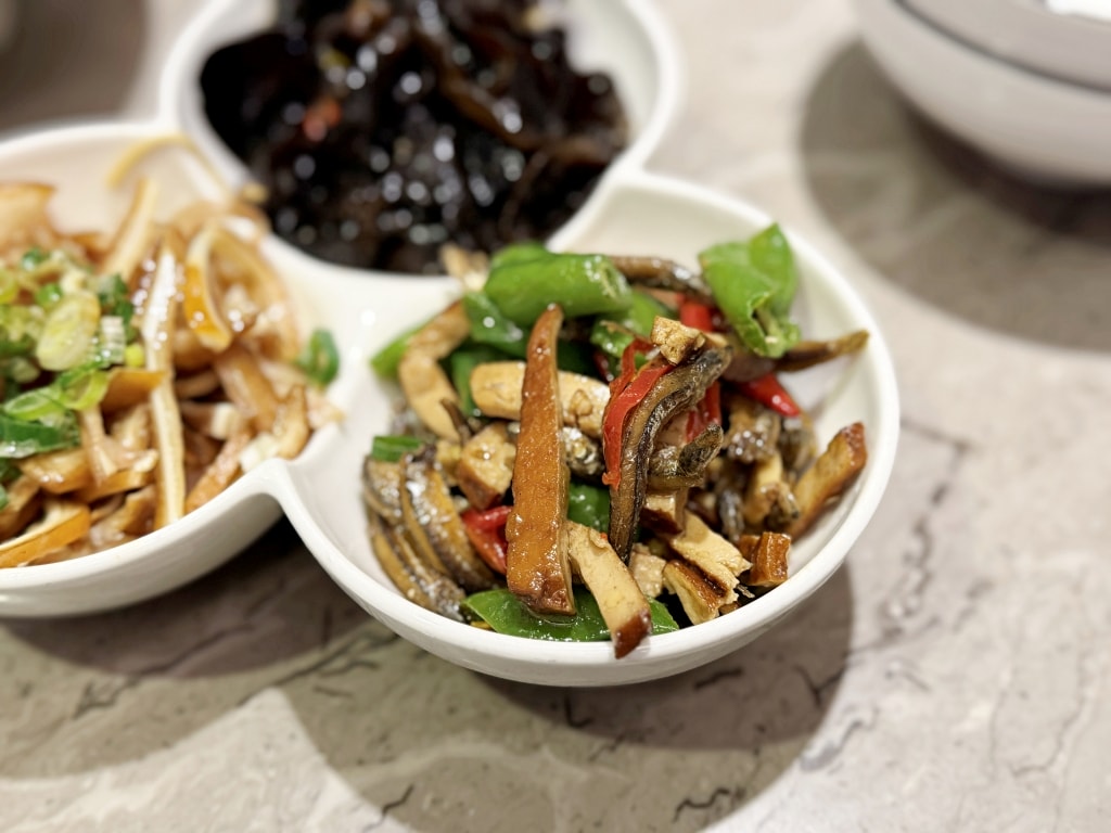 【美食】台北南港「Neverland Noodle Bar」南港牛肉麵推薦，細火慢熬湯頭甘醇美味!