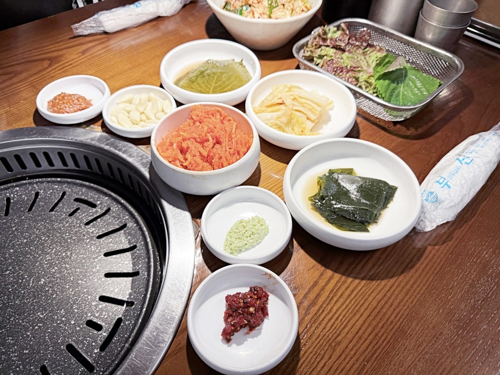 【釜山美食推薦】「83獬豸83해치 西面店」西面美食烤肉推薦，超人氣專人代烤烤肉店!