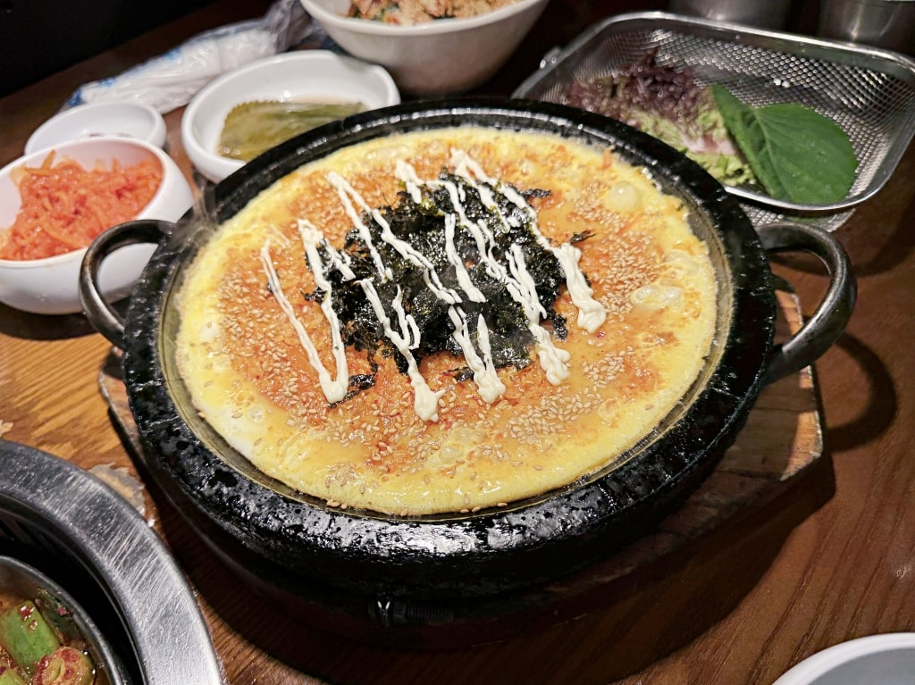 【釜山美食推薦】「83獬豸83해치 西面店」西面美食烤肉推薦，超人氣專人代烤烤肉店!
