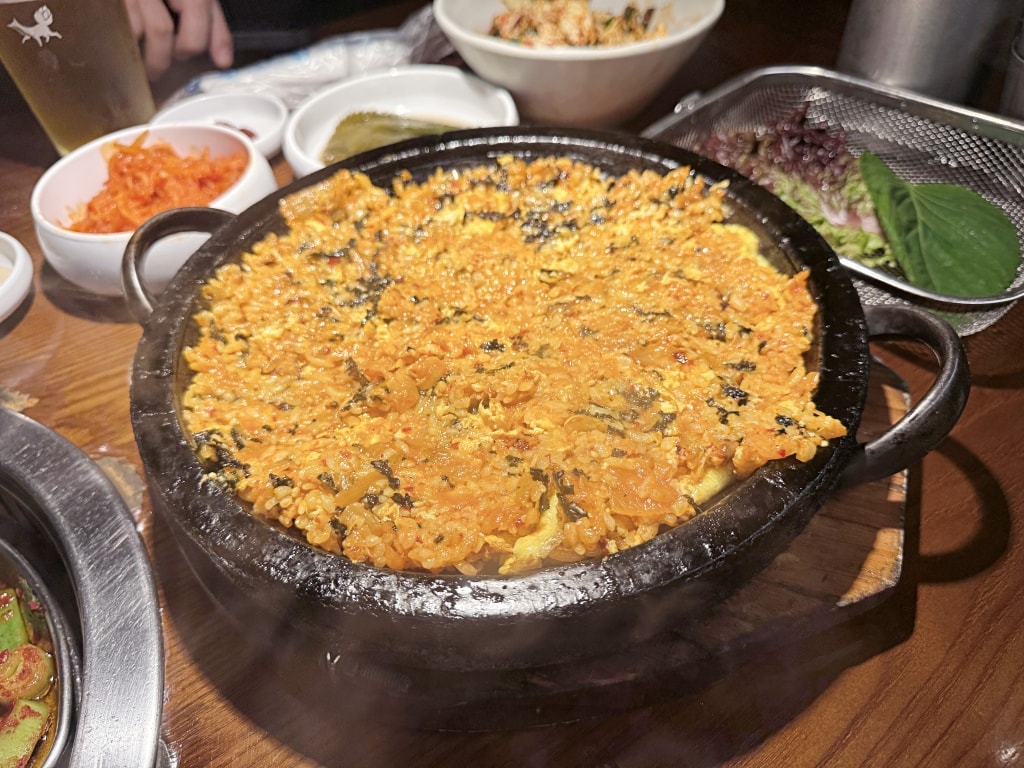 【釜山美食推薦】「83獬豸83해치 西面店」西面美食烤肉推薦，超人氣專人代烤烤肉店!