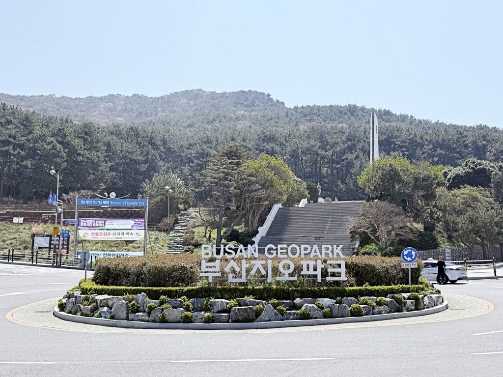 【釜山景點推薦】「太宗台半日遊」搭乘Danubi列車遊園，在影島燈塔俯瞰絕美海岸線!