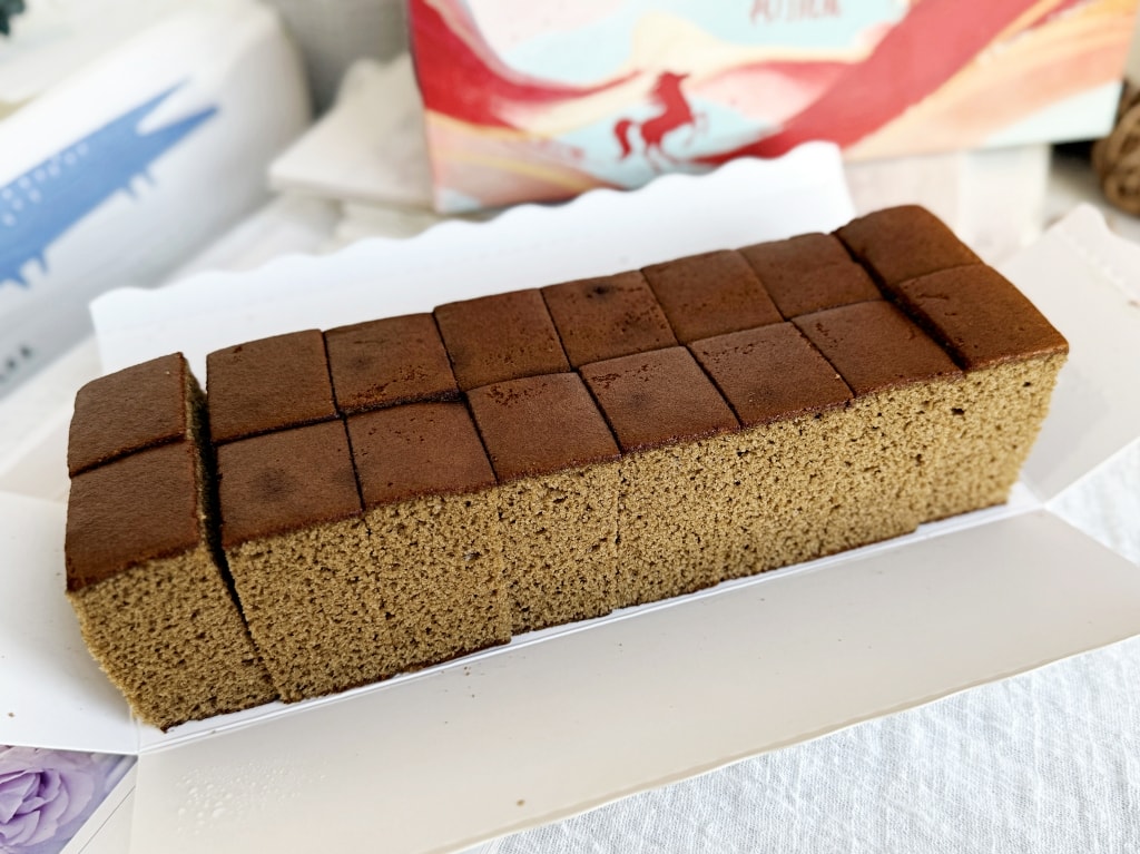 【美食】台中西屯「四月南風 伯爵茶卡斯提拉蛋糕」2026新春蛋糕禮盒開箱，正宗雙目糖長崎蛋糕香氣十足!