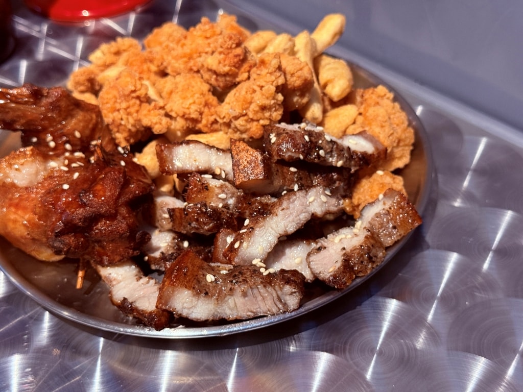 【美食】新北三重「邱比特串燒 三和夜市店」三重平價串燒推薦，不只串燒就連甜點都超好吃!