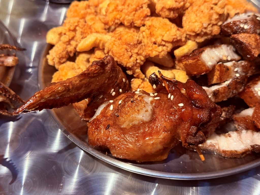 【美食】新北三重「邱比特串燒 三和夜市店」三重平價串燒推薦，不只串燒就連甜點都超好吃!