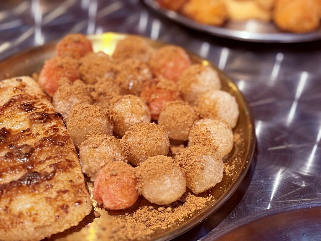 【美食】新北三重「邱比特串燒 三和夜市店」三重平價串燒推薦，不只串燒就連甜點都超好吃!