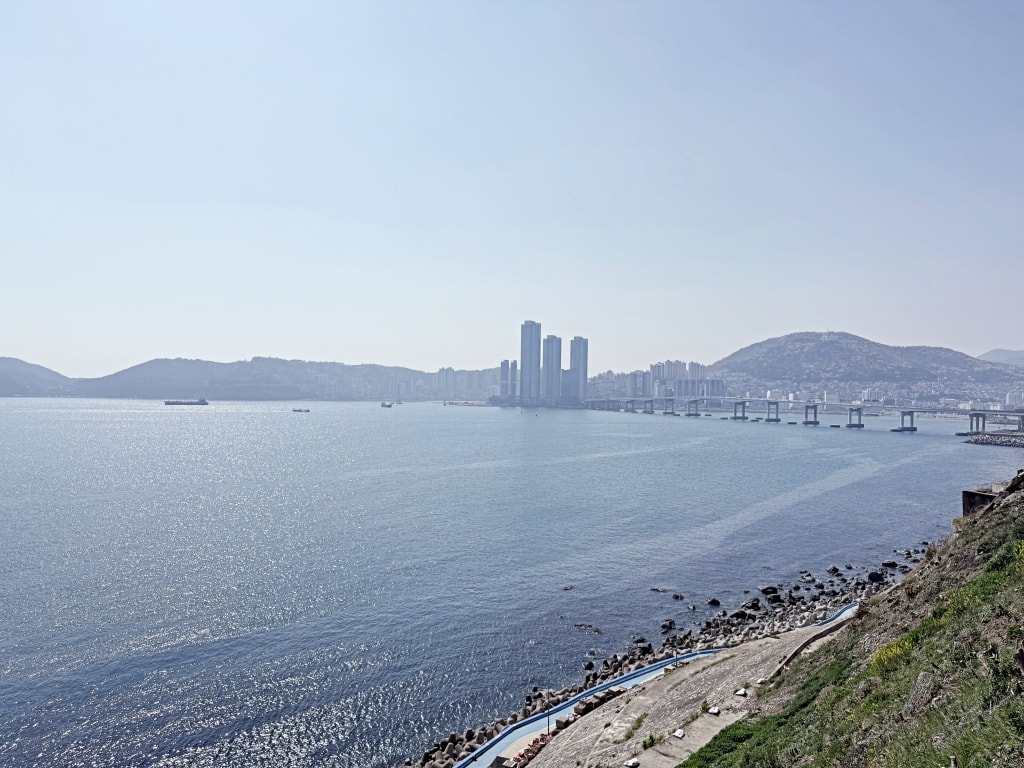 【釜山景點推薦】「白淺灘文化村 Huinnyeoul Culture Village」影島必訪海景文化藝術村，絕美海景第一排超好拍!