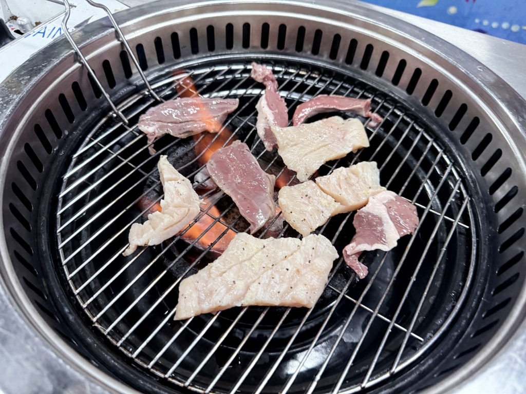 【釜山美食推薦】「大光烤腸대광곱창」南浦洞烤腸一條街，內臟控狂喜全程姨母代烤!