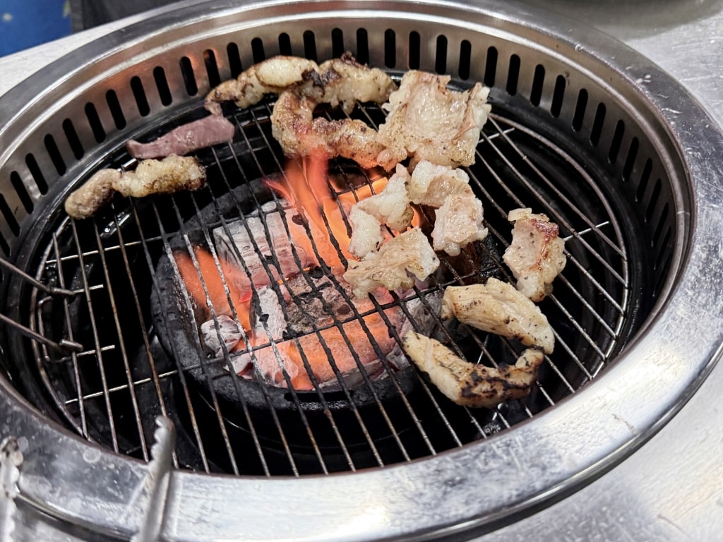 【釜山美食推薦】「大光烤腸대광곱창」南浦洞烤腸一條街，內臟控狂喜全程姨母代烤!