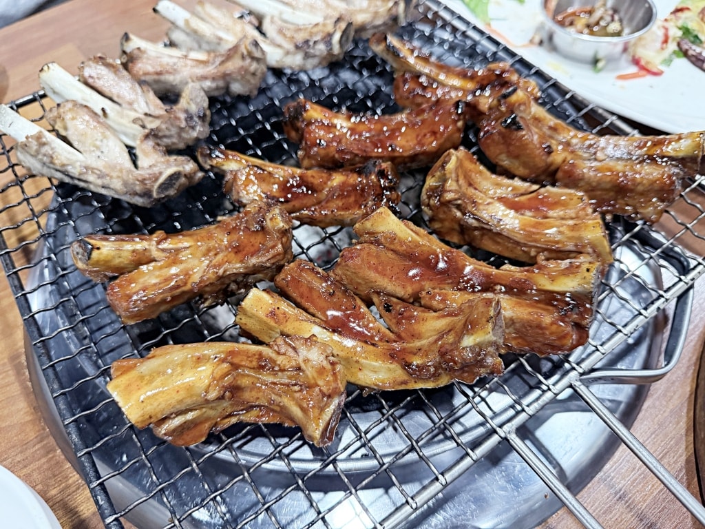 【釜山美食推薦】「釜山烤肋排부산쪽쪽갈비」西面站必吃排隊美食,純木炭烘烤香氣十足超美味! - 第15張圖 【釜山美食推薦】「釜山烤肋排부산쪽쪽갈비」西面站必吃排隊美食,純木炭烘烤香氣十足超美味!