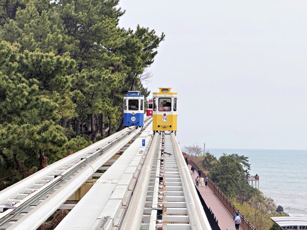 【釜山景點推薦】「海雲台藍線公園天空膠囊列車」海上繽紛小方塊,移動的觀海私人VIP包廂! - 第6張圖 【釜山景點推薦】「海雲台藍線公園天空膠囊列車」海上繽紛小方塊,移動的觀海私人VIP包廂!