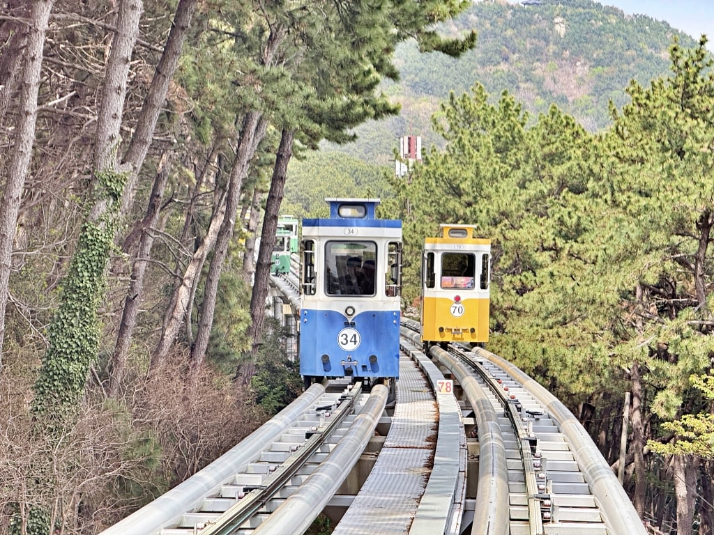 【釜山景點推薦】「海雲台藍線公園天空膠囊列車」海上繽紛小方塊,移動的觀海私人VIP包廂! - 第9張圖 【釜山景點推薦】「海雲台藍線公園天空膠囊列車」海上繽紛小方塊,移動的觀海私人VIP包廂!