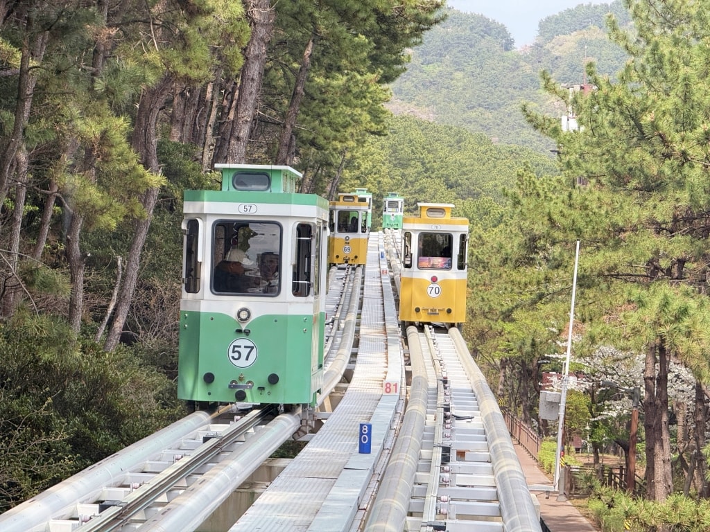 【釜山景點推薦】「海雲台藍線公園天空膠囊列車」海上繽紛小方塊,移動的觀海私人VIP包廂! - 第10張圖 【釜山景點推薦】「海雲台藍線公園天空膠囊列車」海上繽紛小方塊,移動的觀海私人VIP包廂!