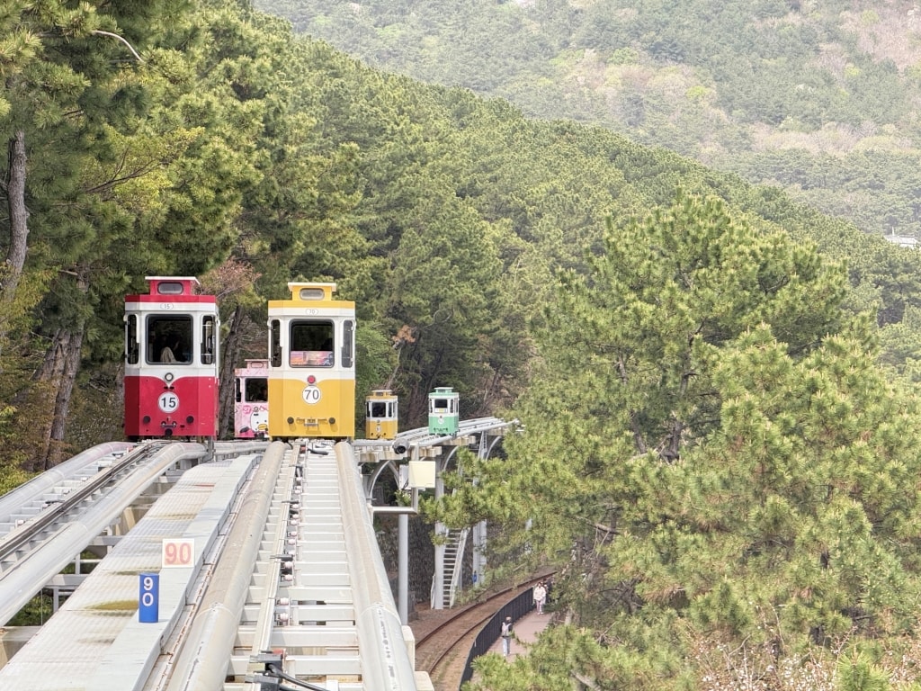 【釜山景點推薦】「海雲台藍線公園天空膠囊列車」海上繽紛小方塊,移動的觀海私人VIP包廂! - 第12張圖 【釜山景點推薦】「海雲台藍線公園天空膠囊列車」海上繽紛小方塊,移動的觀海私人VIP包廂!