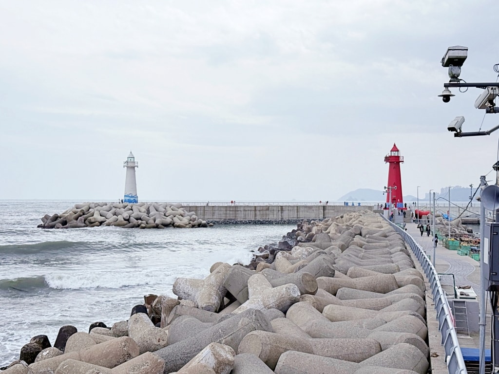 【釜山景點推薦】「海雲台綠色鐵路(Haeundae Green Railway)」青沙浦踏石觀景台、紅白雙子燈塔、海月展望台、迎月隧道多個景點一次滿足! - 第13張圖 【釜山景點推薦】「海雲台綠色鐵路(Haeundae Green Railway)」青沙浦踏石觀景台、紅白雙子燈塔、海月展望台、迎月隧道多個景點一次滿足!